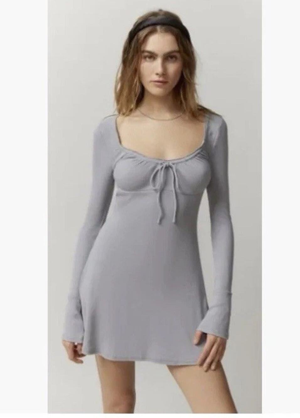NWT Kimchi Blue Urban Outfitters Pretty As A Portrait Mini Dress Grey Sz M Long